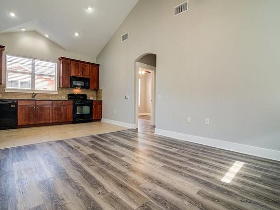 4th image of 1601 Miriam Ave Unit 219