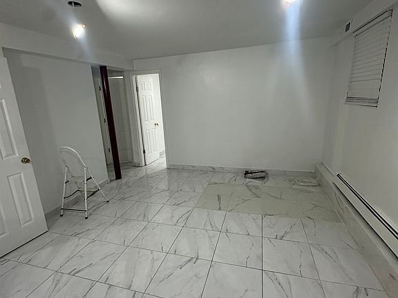 5th image of 2823 Sedgwick Ave #1