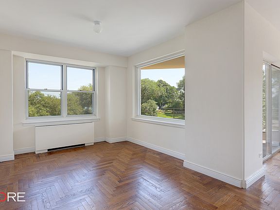 4th image of 200 E End Ave APT 4I