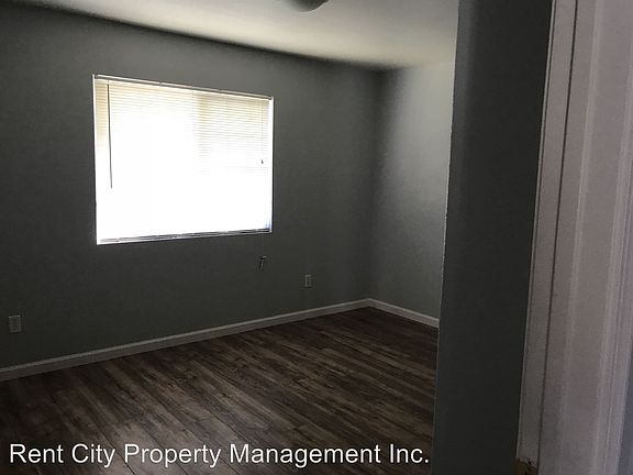 4th image of 9562 Emerald Park Dr