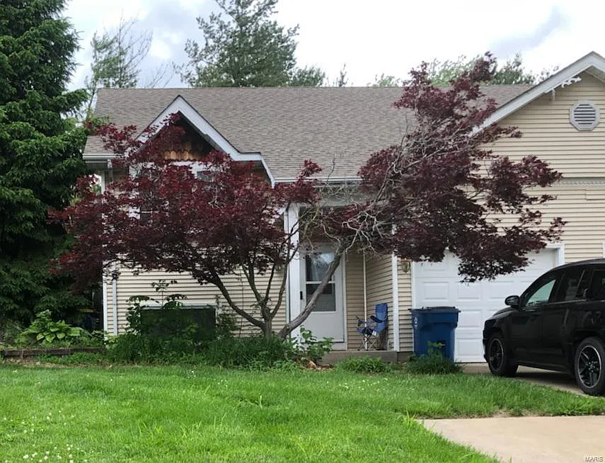 1135 Chancellor Dr photo 1