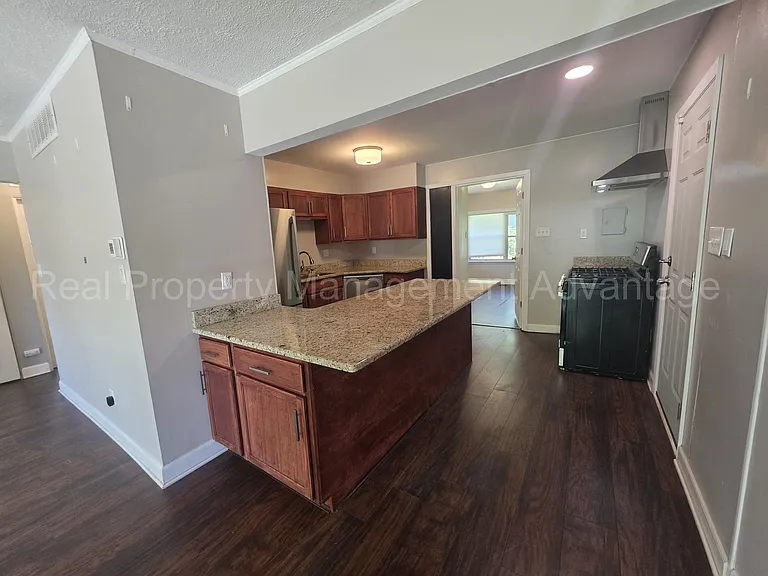22041 Jerome St — Photo 4