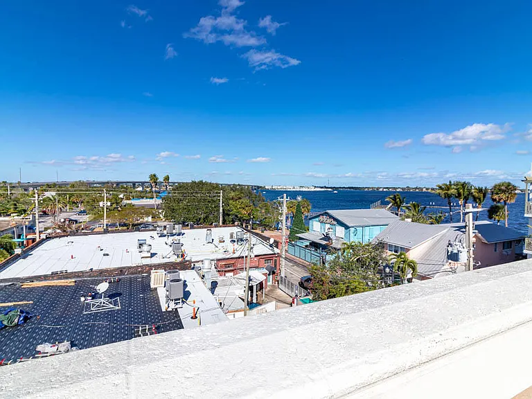 47 SW Osceola St #206 — Photo 33