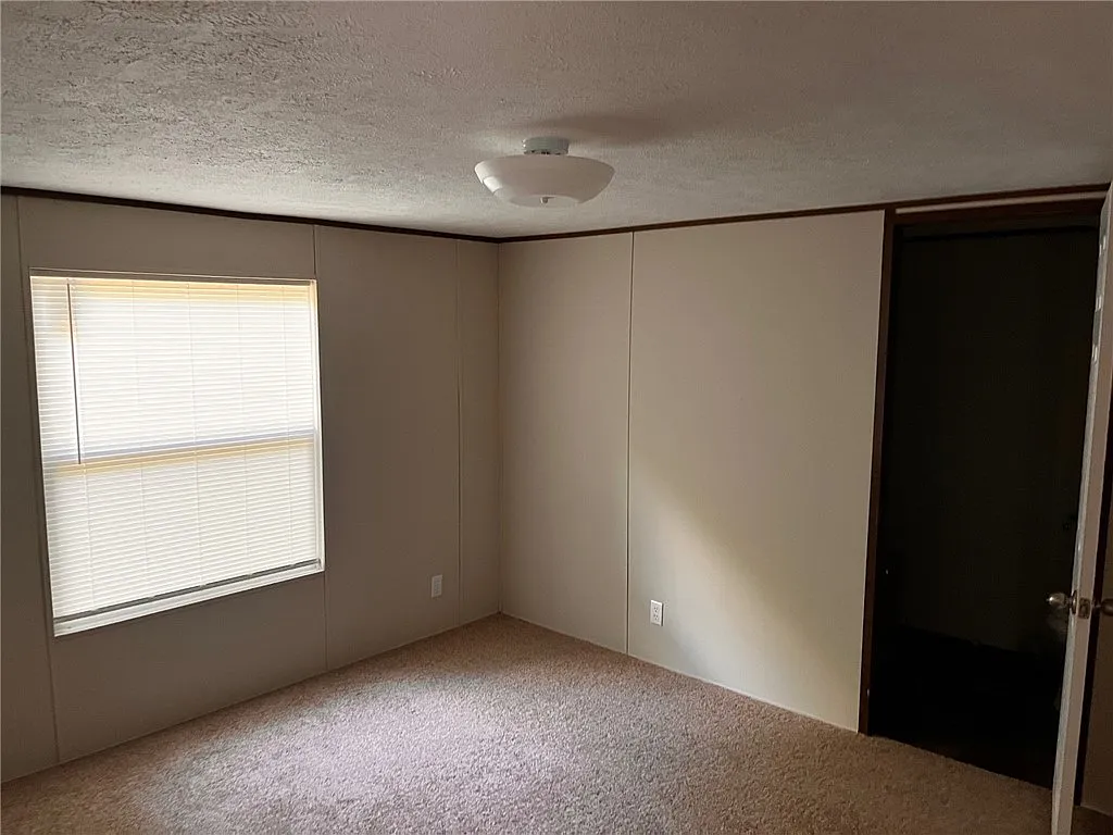 3 bed, 2.0 bath, $1,650 — Photo 4