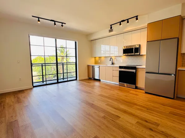 1652 NE 124th St #246, Miami, FL 33181