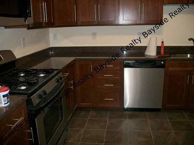2nd image of 91 Marion St #3FRONT