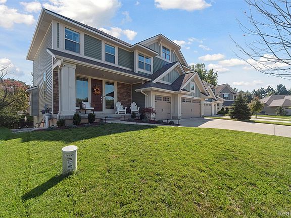 5th image of 16939 Willowbrook Dr