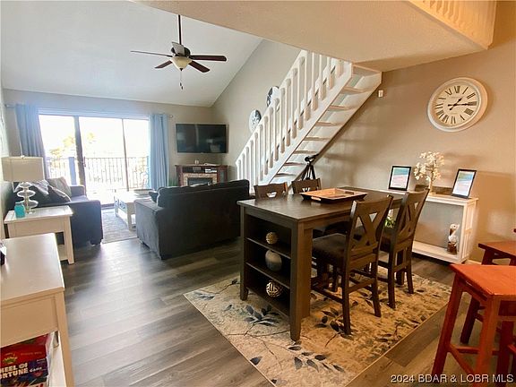 4th image of 147 Woodcrest Dr #3A