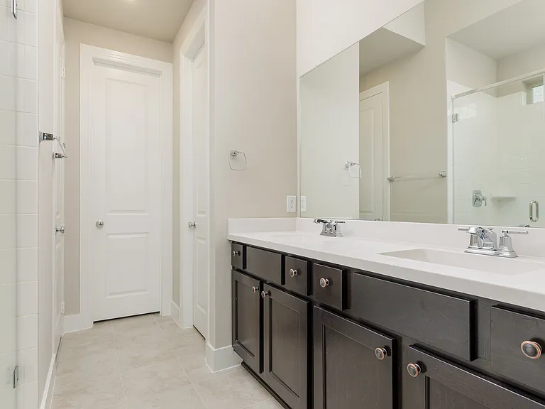 1829 Leo Dr — Photo 24