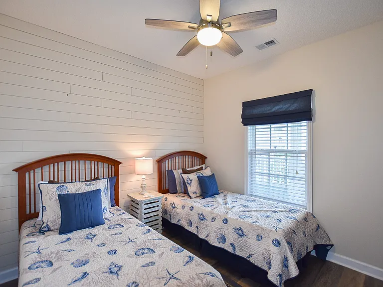 5825 Catalina Dr #723 — Photo 14