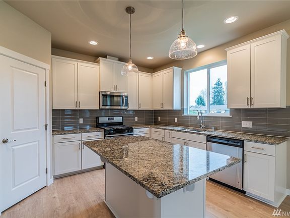 5th image of 14905 Spartan Ln E