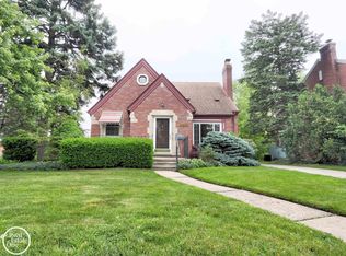 22609 Lakeland St, Saint Clair Shores, MI 48081