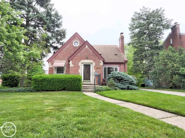 22609 Lakeland St, Saint Clair Shores, MI 48081