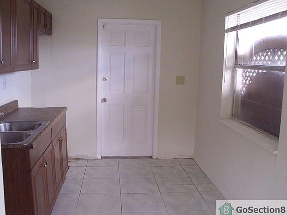 4th image of 1231 NW 29th Ter