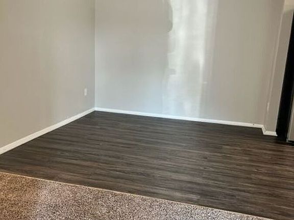 5th image of 109 Scarborough Ct #I6