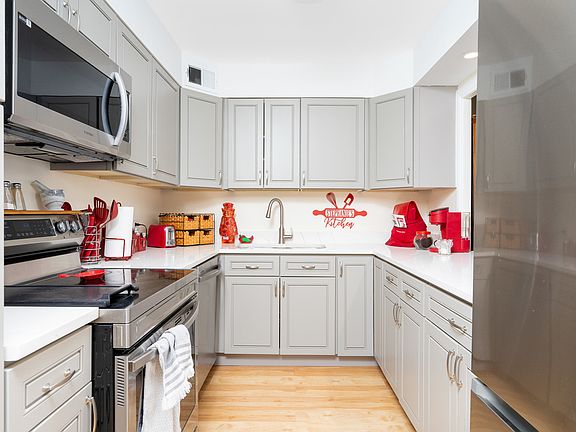 4th image of 4800 S Chicago Beach Dr APT 1102N