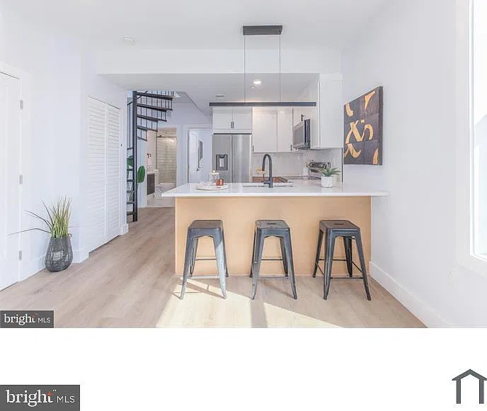 2 bed, 2.0 bath, 850 sqft, $2,990 — Photo 3