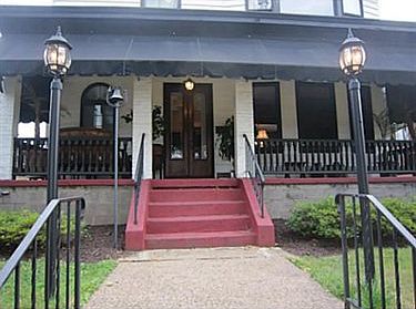 2nd image of 918 Arlington Ave