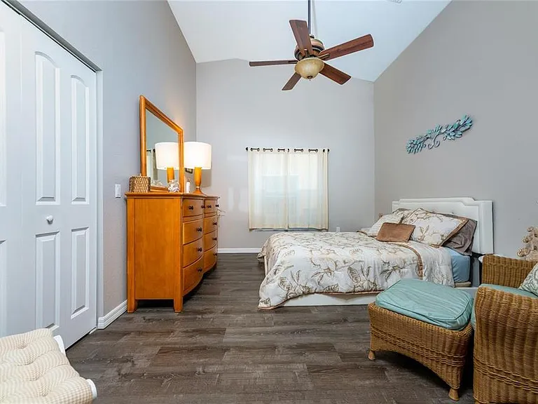 319 Monaco Dr #8 — Photo 26