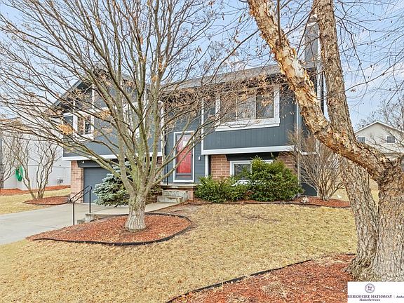 3rd image of 15133 Rock Creek Dr