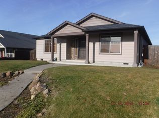 569 Barton Rd, Eagle Point, OR 97524