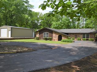 529 Rolling Wood Hills Dr, Durant, OK 74701