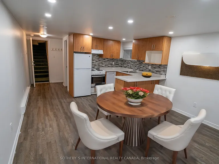 227 Beverley St #0 — Photo 6