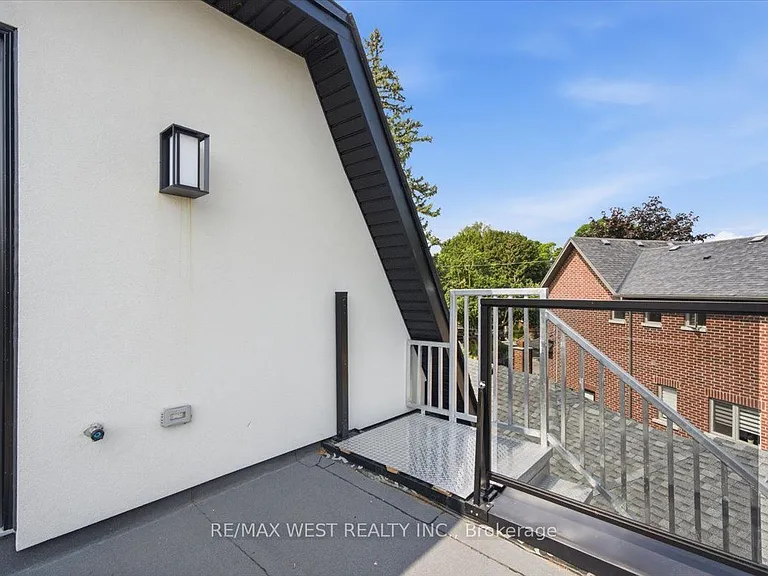 50 Rotherham Ave — Photo 3