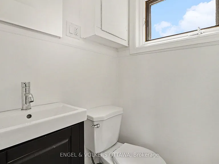728 Laval St — Photo 5