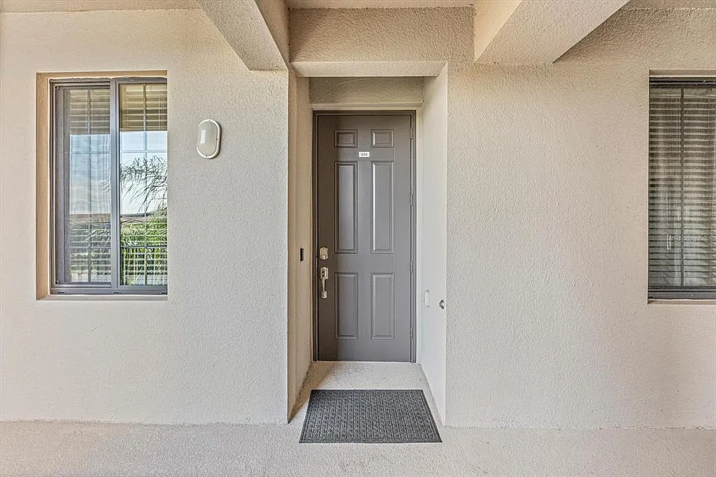 2 bed, 2.0 bath, 1121 sqft, $2,200 — Photo 2