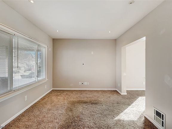 5th image of 3919 Cypress Ave