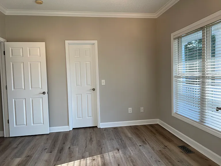 247 Palace Dr — Photo 23