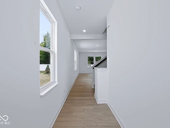 4th image of 418 Monarch Ln