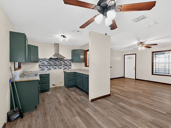 3rd image of 1019 county road 350