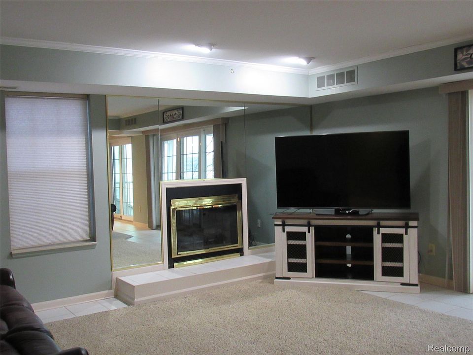 3565 Port Cove Dr Apt 63, photo 8