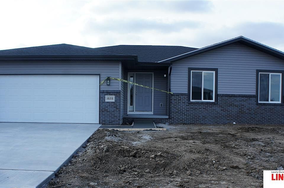 1st image of 1655 Derek Ave