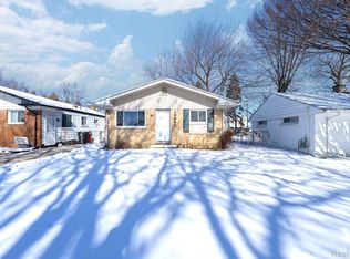 19841 Voiland St, Roseville, MI 48066