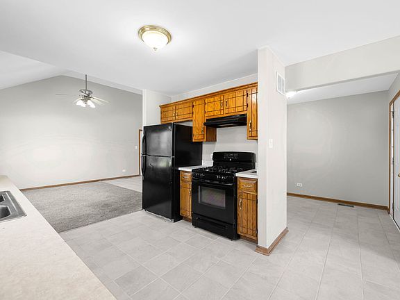 5th image of 807 Bradley Ave