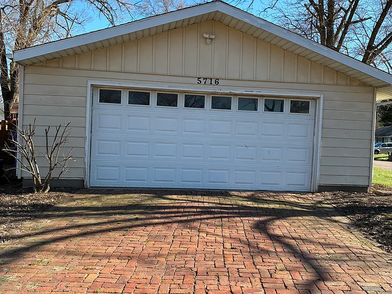 5716 N Terrace Ct — Photo 12