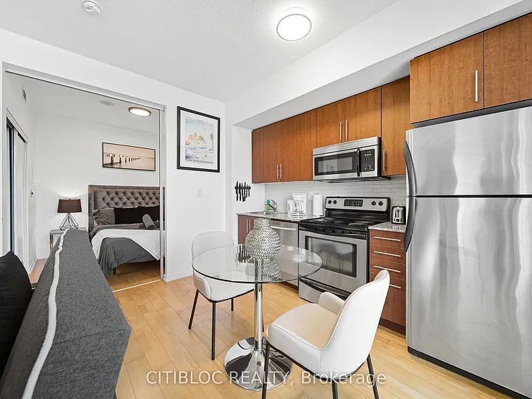65 Bremner Blvd #4007 — Photo 24
