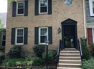9906 Kingsbridge Dr, Fairfax, VA 22031