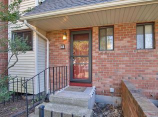 44 Danforth Ln, West Hartford, CT 06110