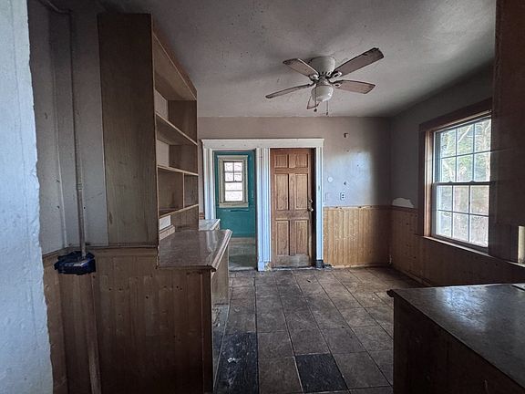 5th image of 79 Fuller St