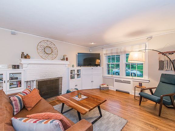4th image of 144 Parkview Dr