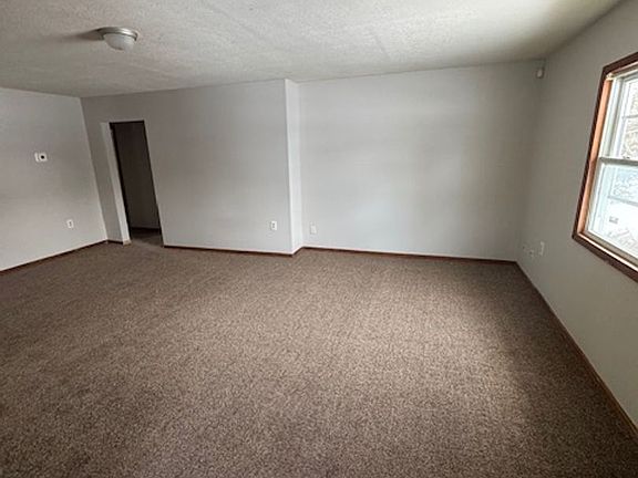3rd image of 4015 E Pettit Ave