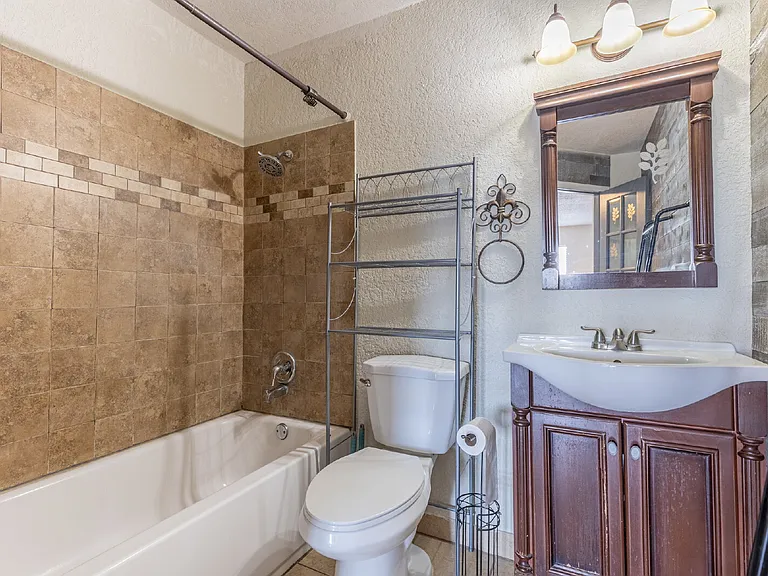 5702 Sunrise Laurel — Photo 31