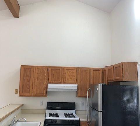 3rd image of 1412 San Andres St #B