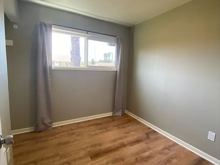 214-285 Cypress 254 256 Colorado — Photo 11