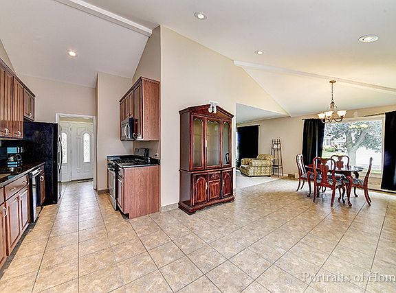 3rd image of 10816 Lacrosse Ave