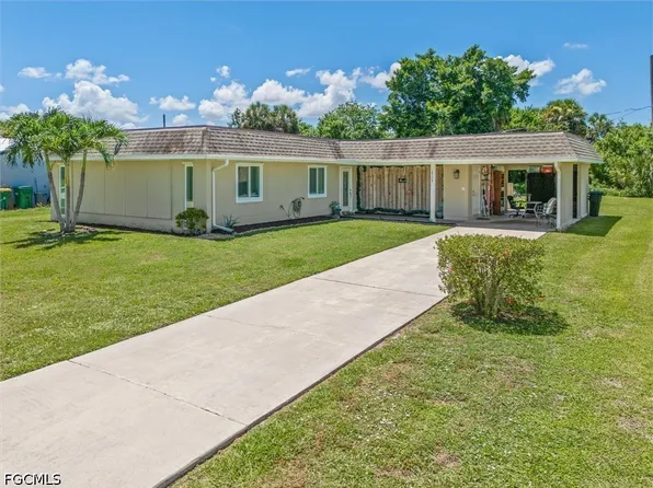 18579 Robinson Ave, Pt Charlotte, FL 33948